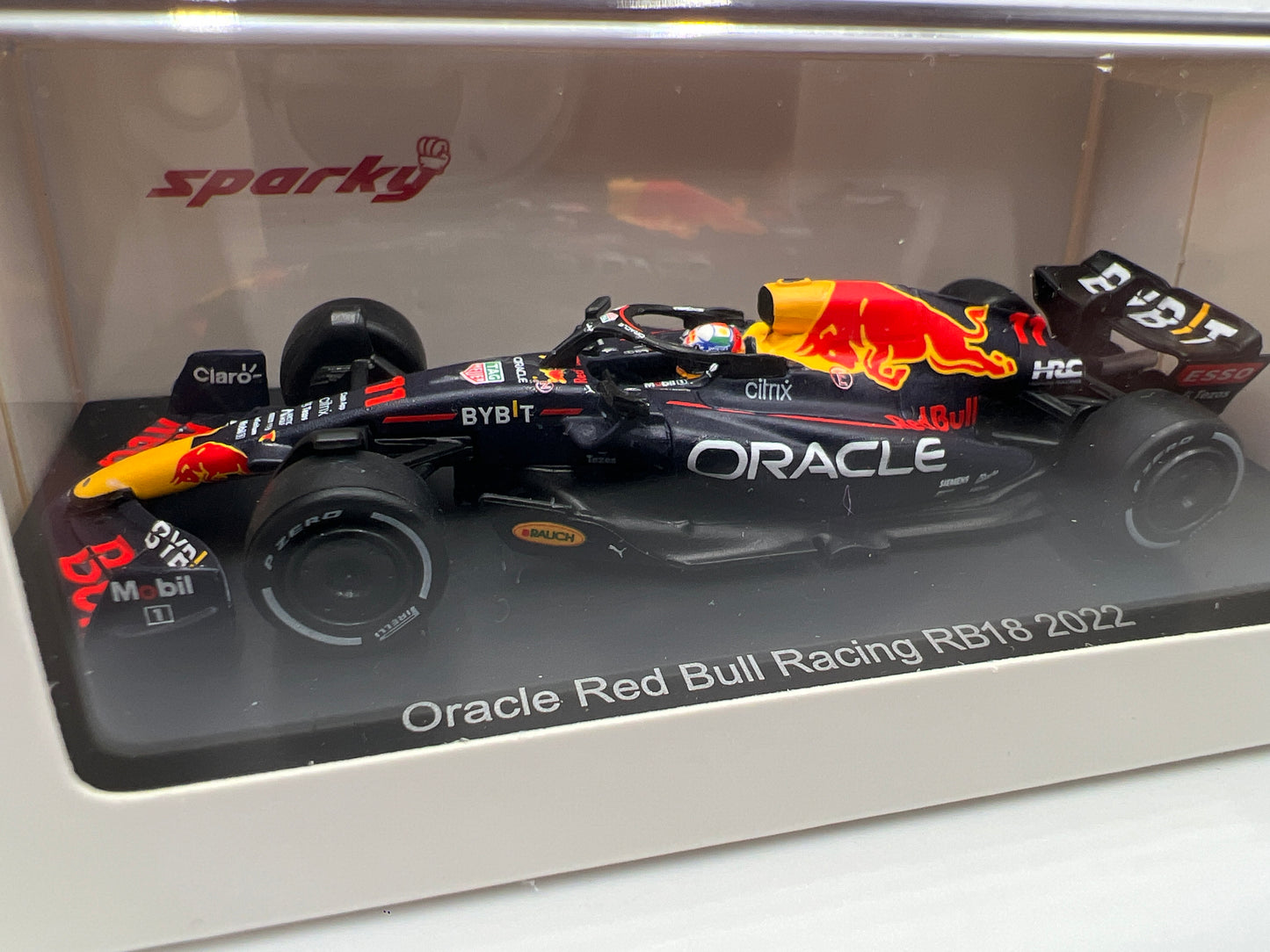 Sparky 1/64 Formula 1 Oracle Red Bull Racing RB18 2022 Sergio Perez