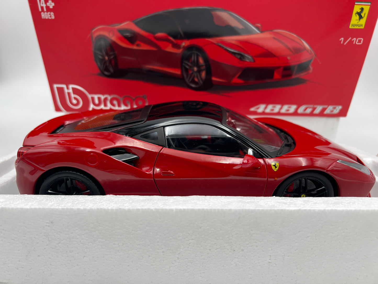 Bburago 1/18 Scale Signature Series Ferrari 488 GTB Red