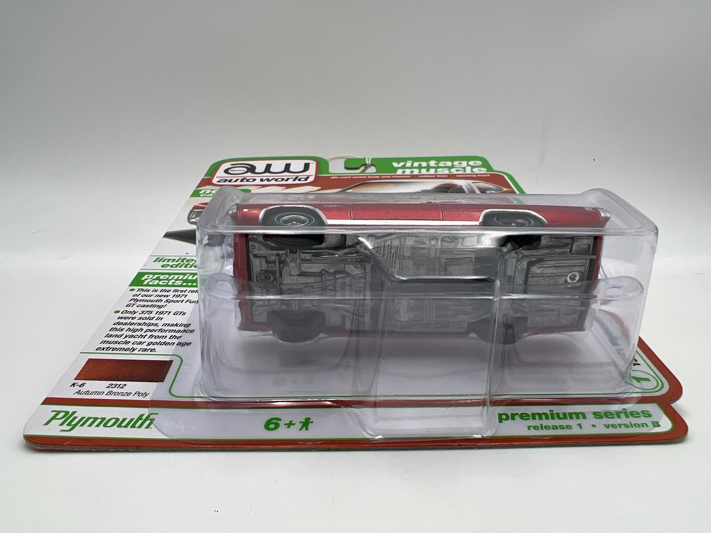 Auto World Ultra Red Chase Vintage Muscle 1971 Plymouth Sport Fury GT