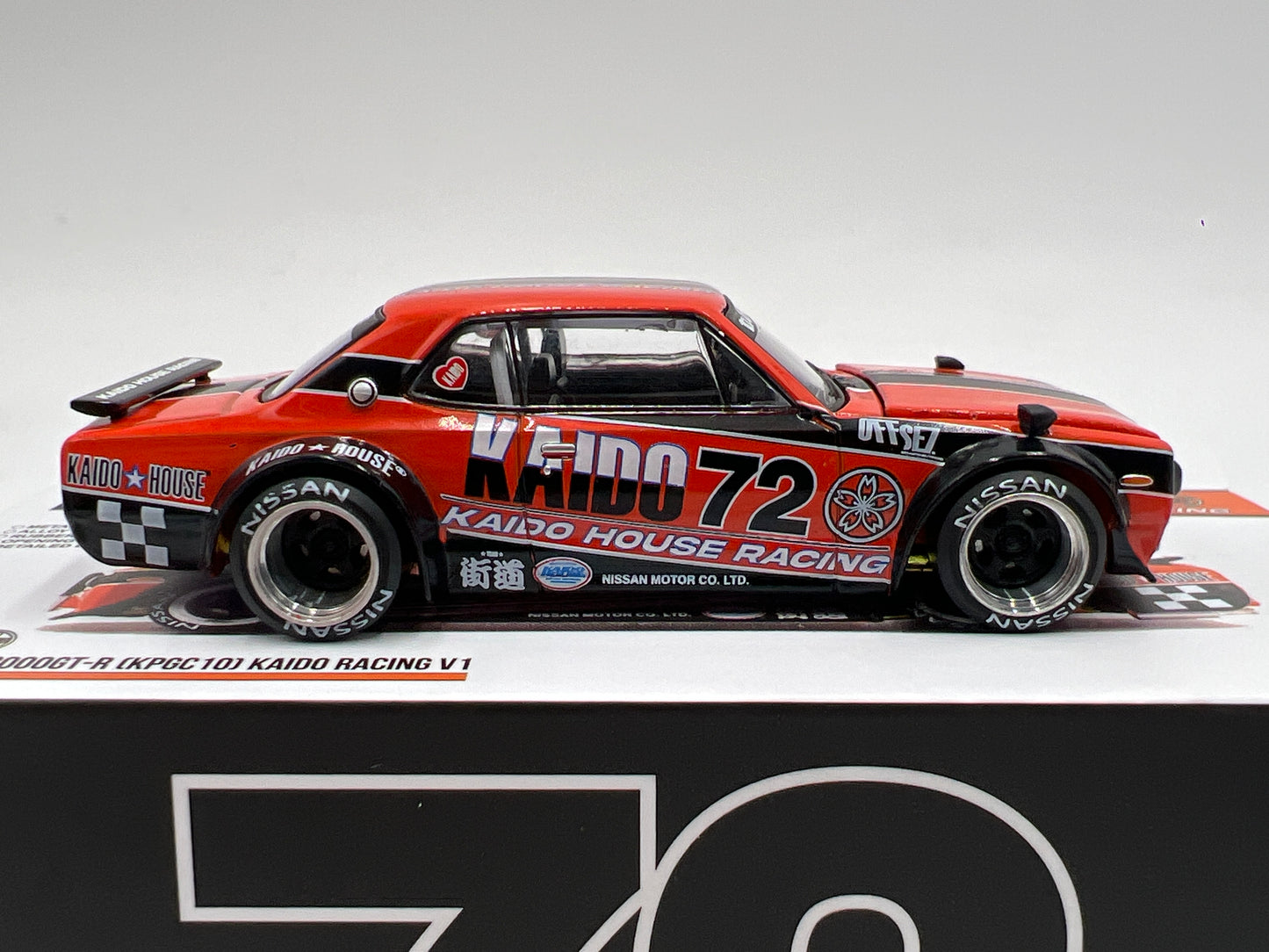 Mini GT Kaido House #195 Nissan Skyline 2000GT-R KPGC 10 Kaido Racing V1 Orange