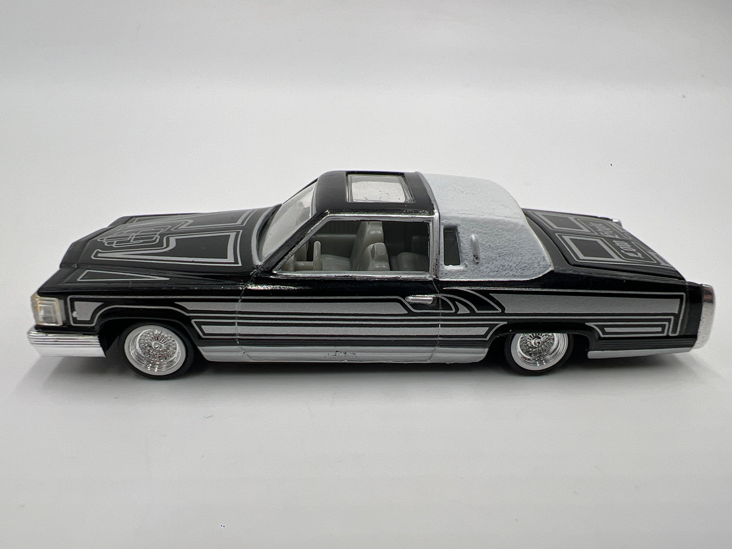 Revell 1/64 Lowrider Magazine #122 81 Cadillac Coupe DeVille Black/Silver Loose Working Suspension