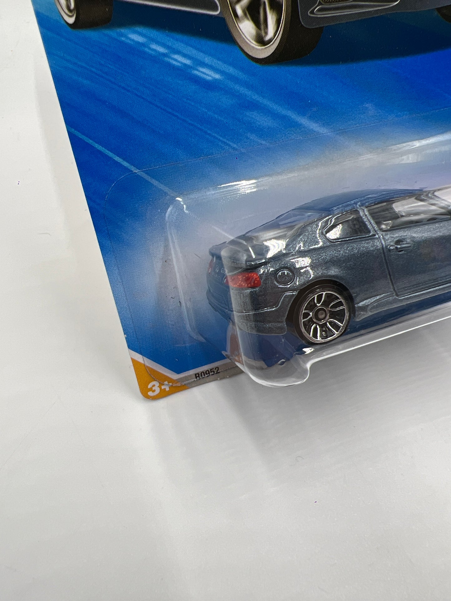2010 Hot Wheels New Models #32 10 Infiniti G37 Blue W/Protector #2