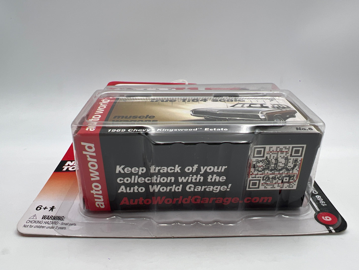 Auto World Muscle Wagons #6 1969 Chevy Kingswood Estate White