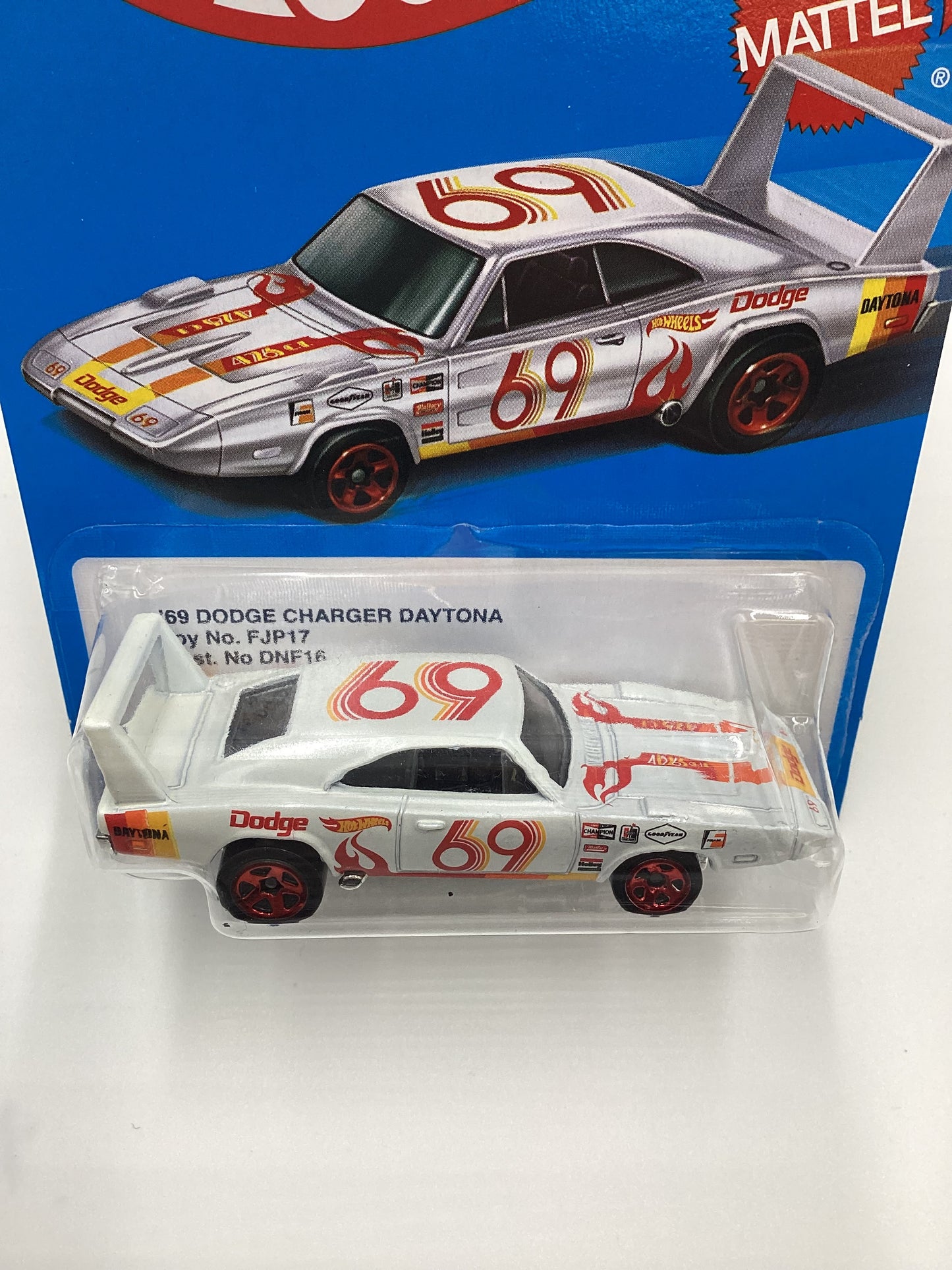 2016 Hot Wheels Target Heritage Retro FJP17 69 Dodge Charger Daytona White 157D