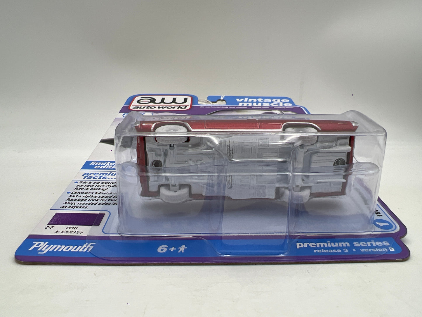 Auto World Ultra Red CHASE Vintage Muscle Release 3 Version B 1971 Plymouth Fury III Red