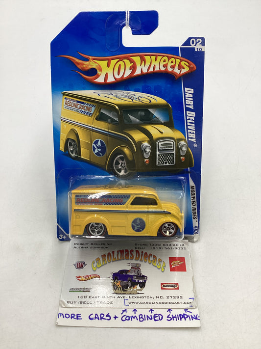 2009 Hot Wheels #158 Dairy Delivery Yellow Walmart Exclusive 237E