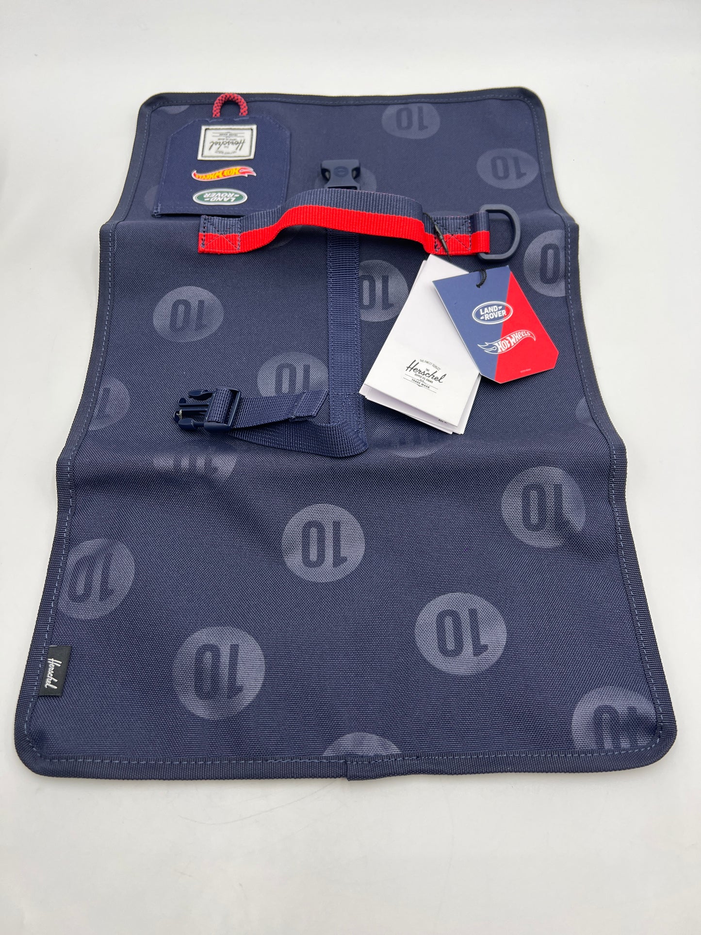 2021 Hot Wheels X Herschel W/Tool Kit Land Rover Defender 90 Gray/White VHTF