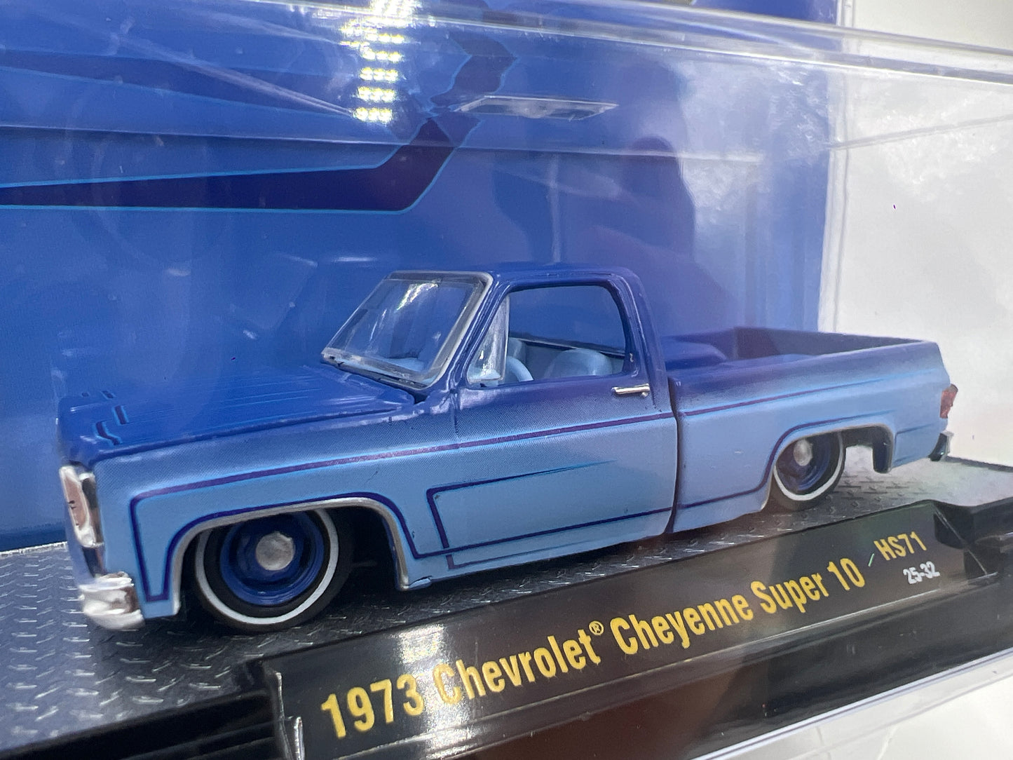 M2 Machines Hobby Exclusive Custom Restyling 1973 Chevrolet Cheyenne Super 10 Blue HS71 200D