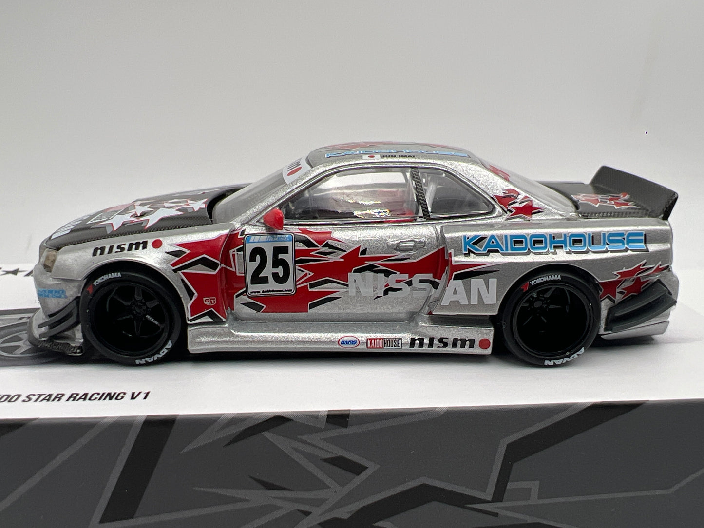 Mini GT Kaido House #197 Nissan Skyline GT-R R34 Kaido Star Racing V1