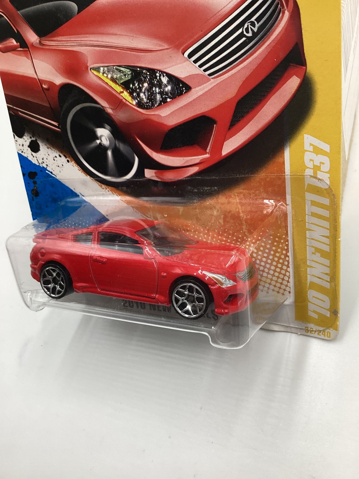 2010 Hot Wheels #32 10 Infiniti G37 Red *Infinity on base* (SR)