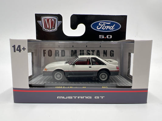 2025 M2 Machines Detroit Muscle 1988 Ford Mustang GT Foxbody White R87