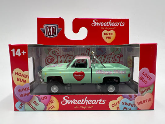 2026 M2 Machines Walmart Exclusive Sweethearts 1973 Chevrolet Cheyenne Super 10 4x4 Green WMTS23