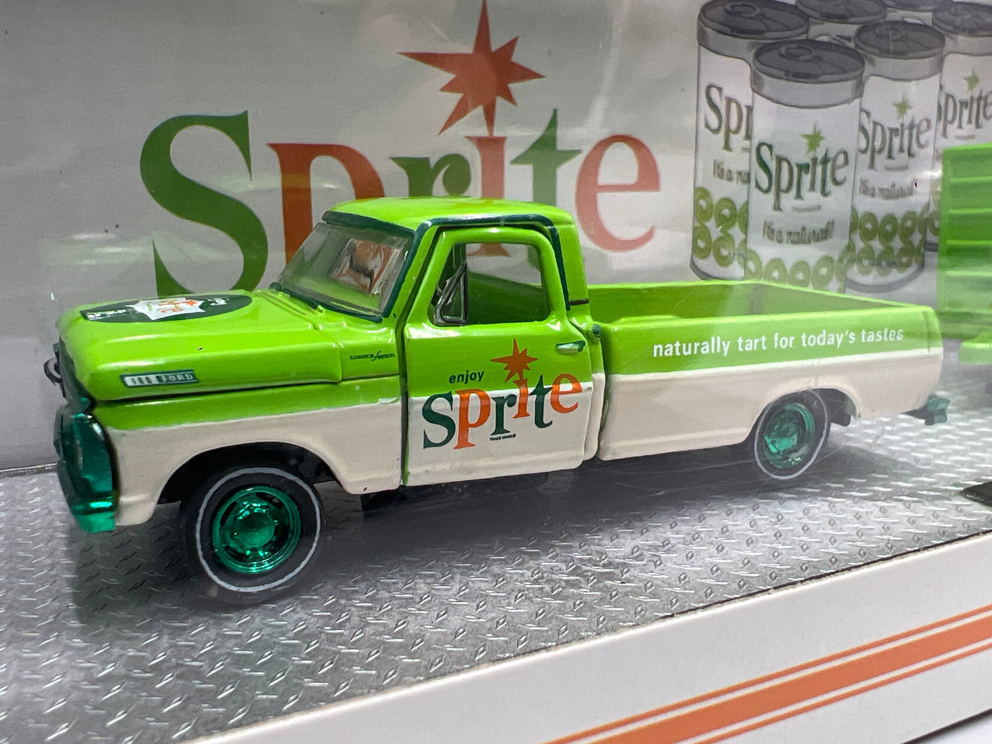 M2 Machines Auto Haulers CHASE Sprite 1967 Ford F-100 Custom Cab Truck & 1965 Shelby GT350R TW06