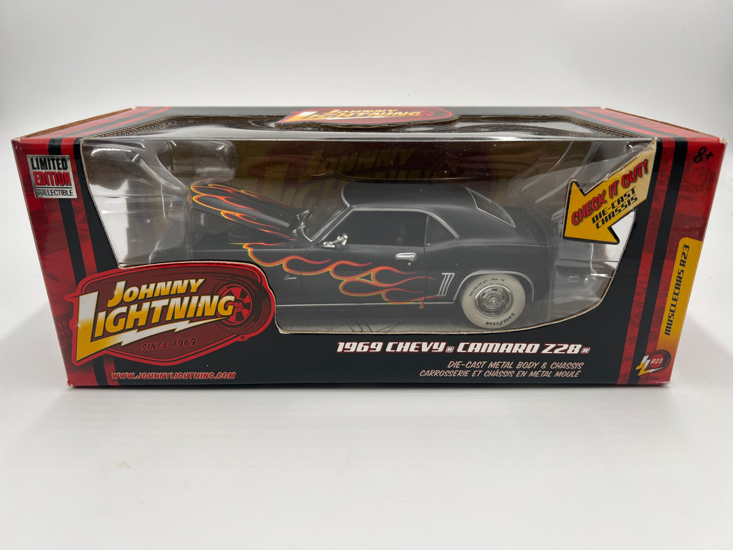 Johnny Lightning 1:24 Scale White Lightning Chase Muscle Cars R23 1969 Chevy Camaro Z28 Matte Black VHTF