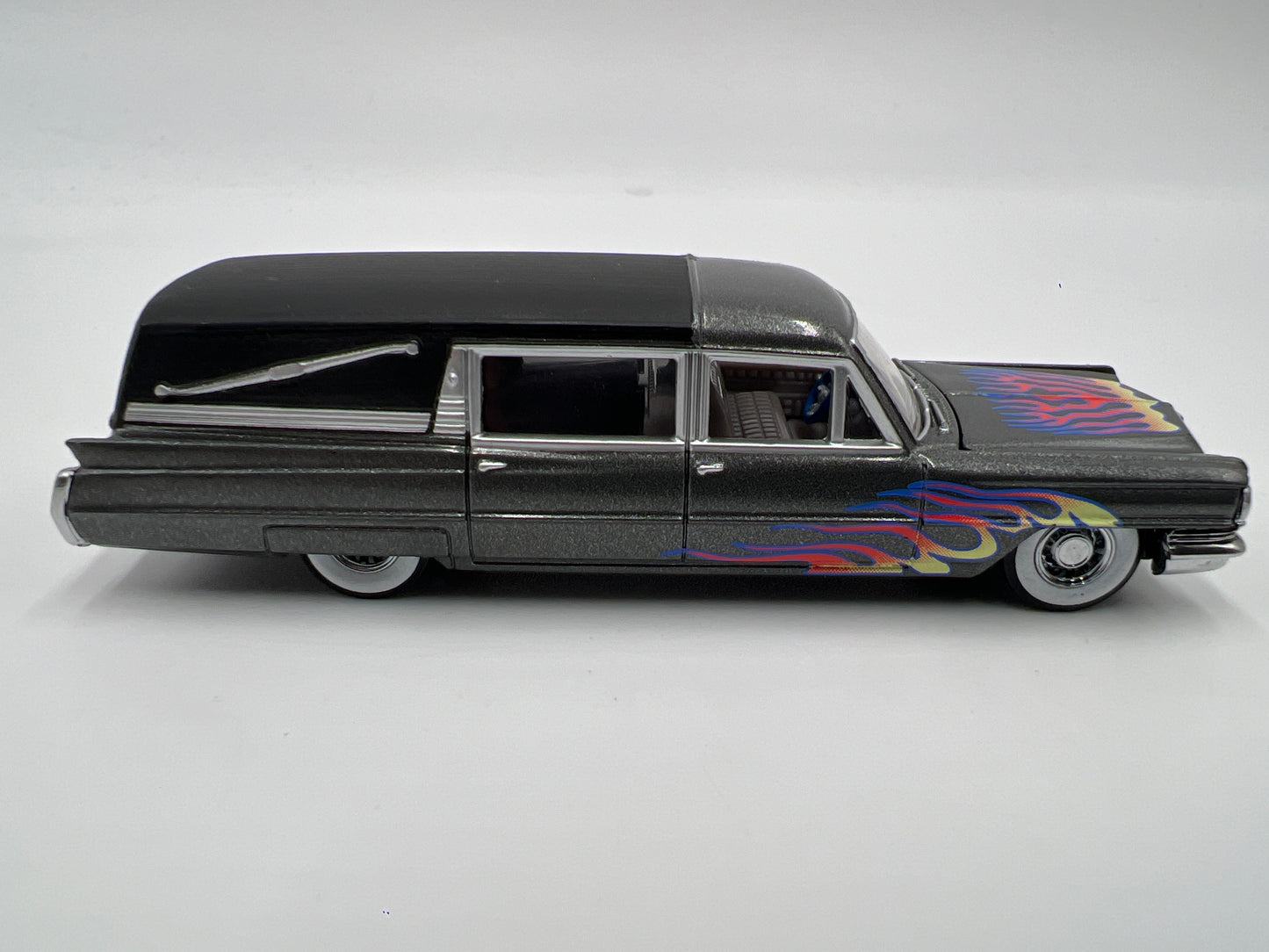 Hot Wheels Collectibles 1/64 Hard Rock Cafe 1960 Fleetwood Hearse Gray Loose