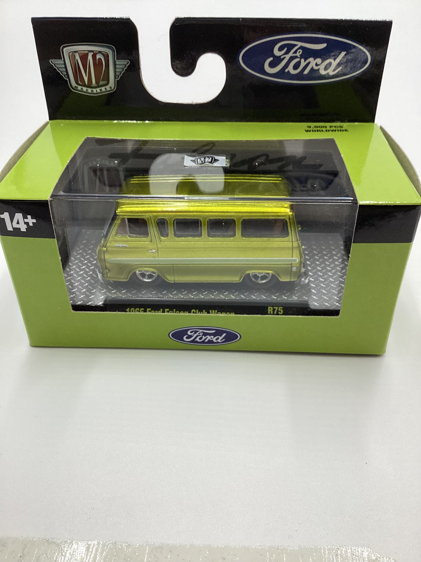 M2 Machines 1965 Ford Falcon Club Wagon R75