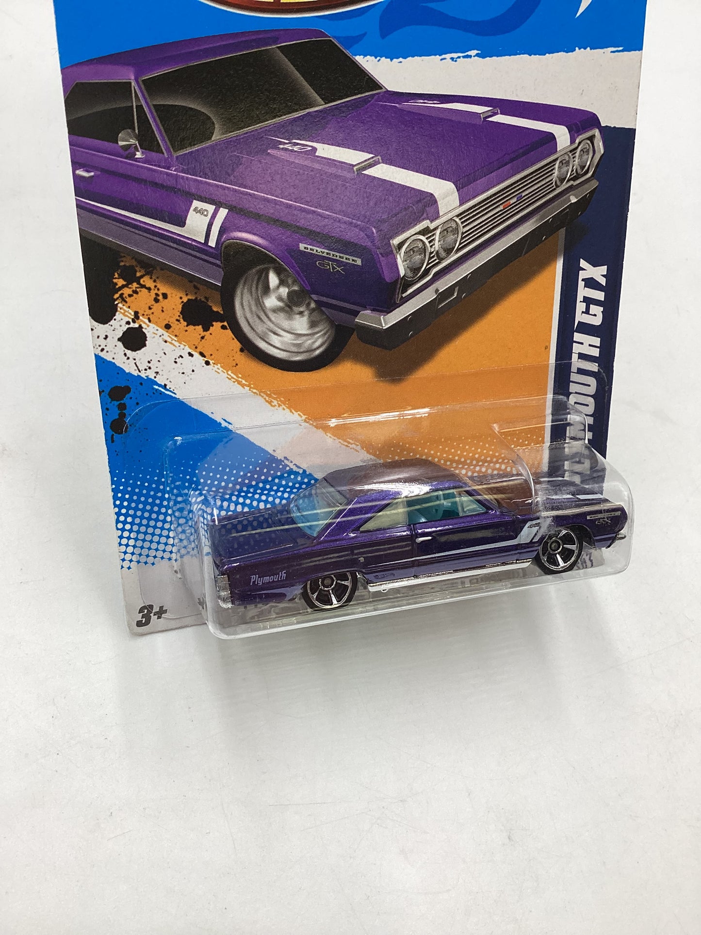 2012 Hot Wheels Muscle Mania Mopar #86 67 Plymouth GTX Purple 36A