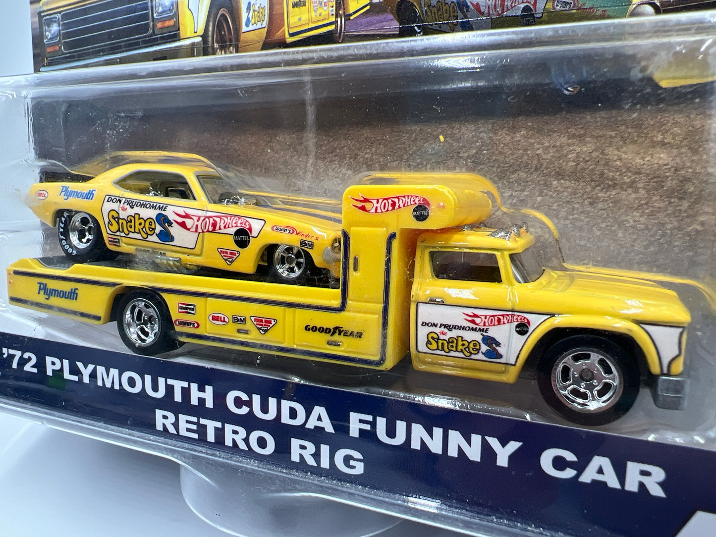 Hot Wheels Car Culture Team Transport #4 72 Plymouth Cuda Funny Car Snake & Retro Rig W/Protector Cracked Blister
