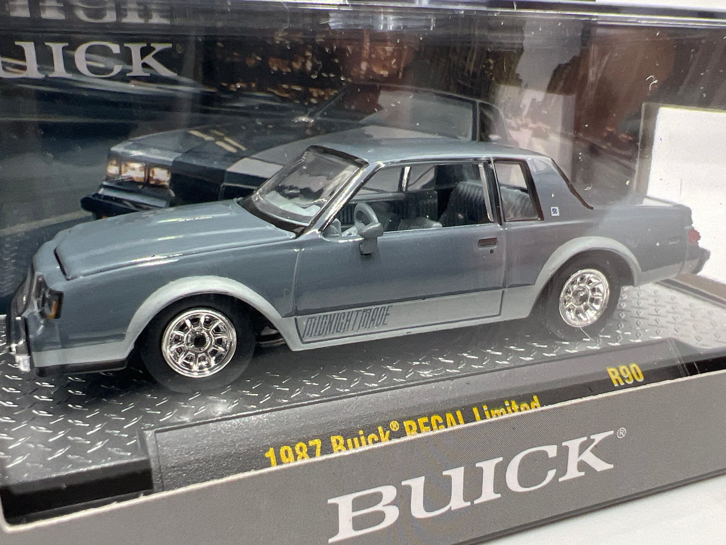 2025 M2 Machines 1987 Buick Regal Limited Gray R90