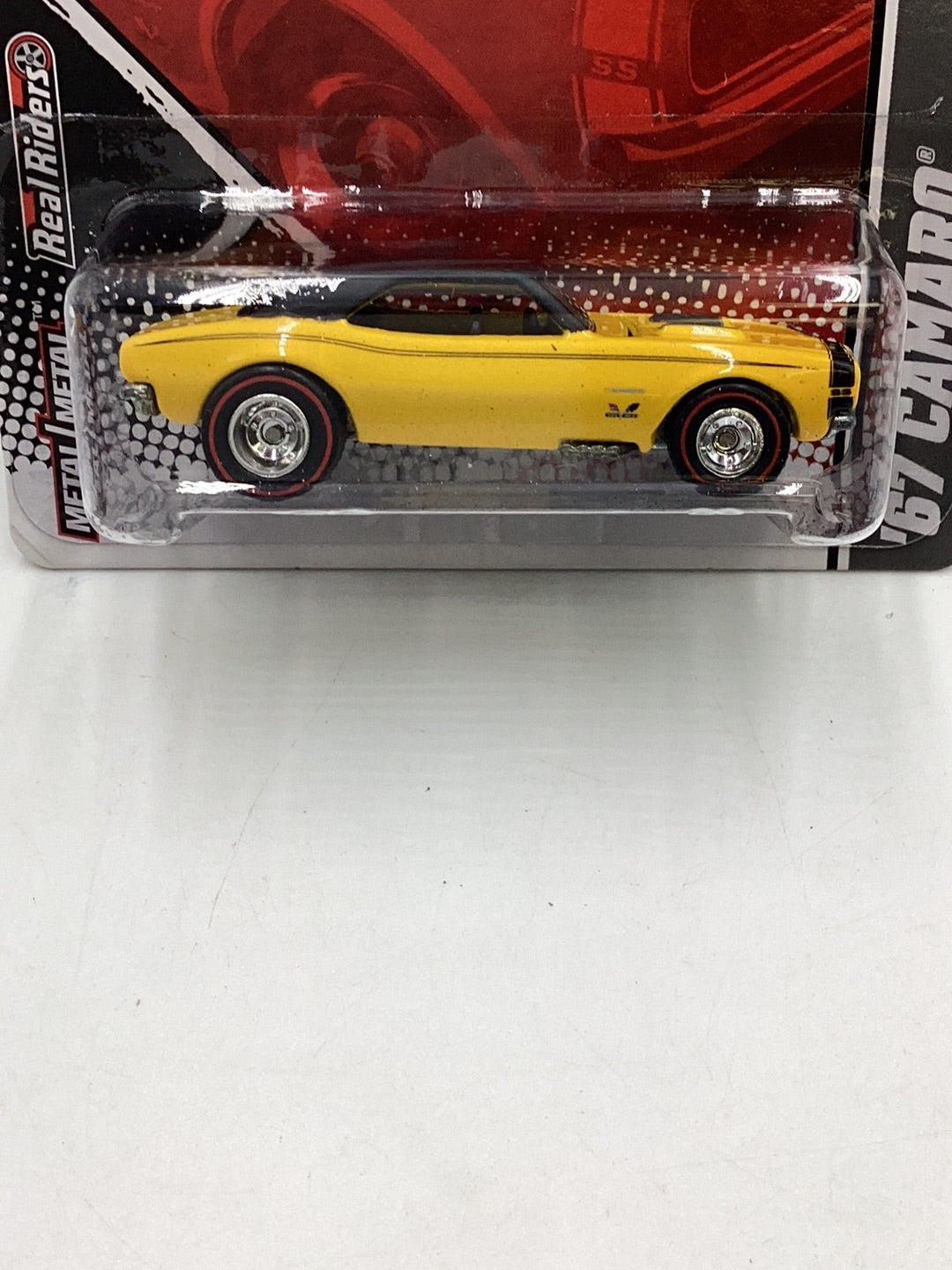 Hot Wheels Garage 67 Camaro 1/22 with protector