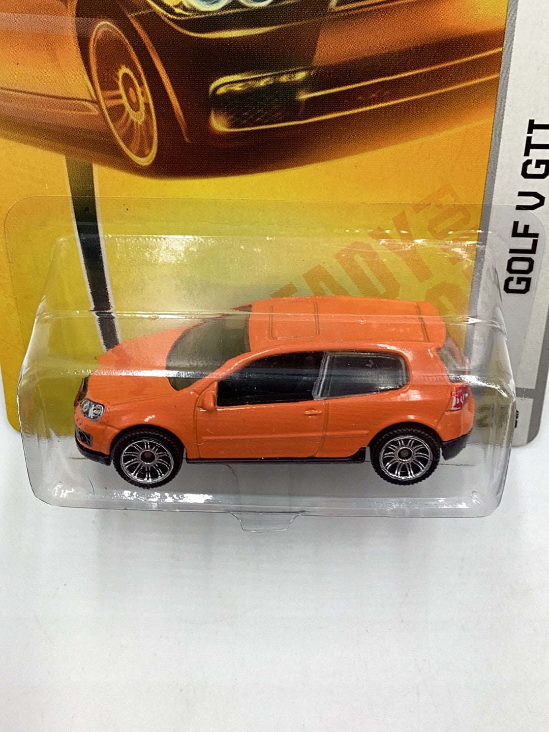 2008 Matchbox #28 Golf V GTI orange 217B