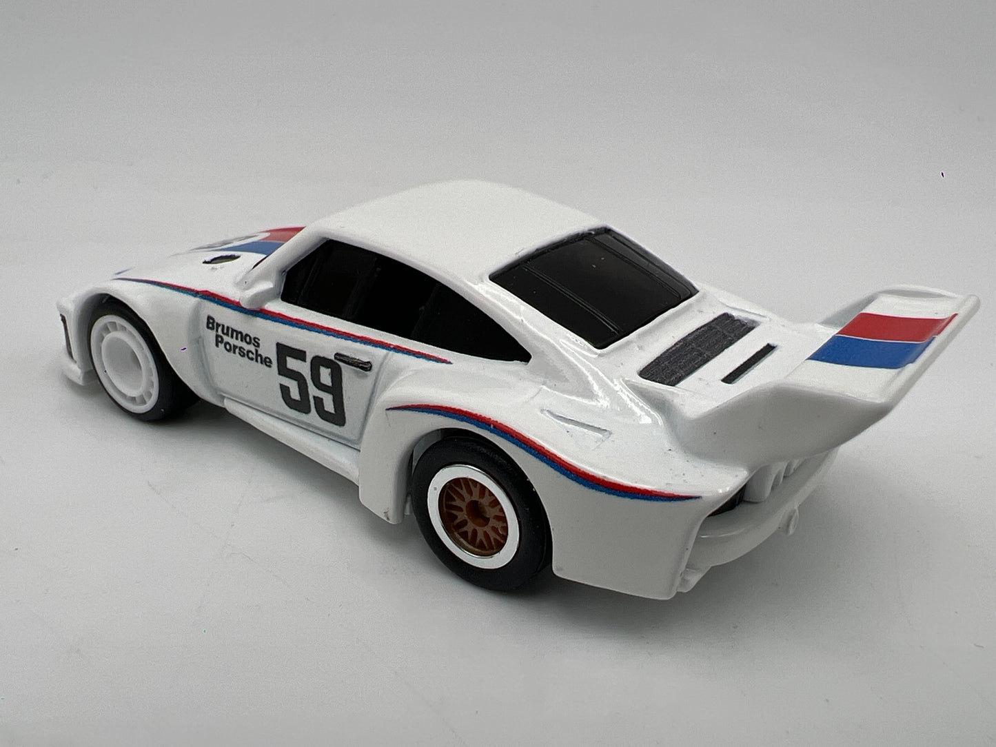 Hot Wheels 1/64 Premium Diorama Set Porsche 935 Brumos White Loose