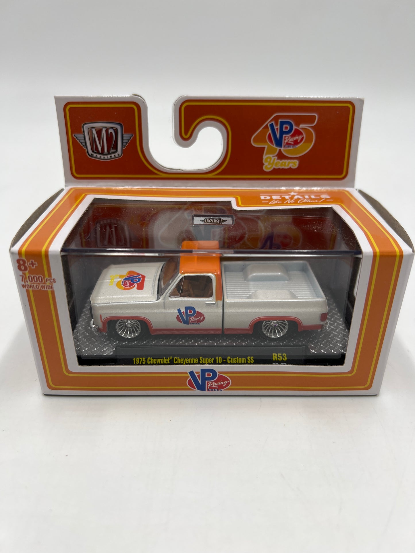 M2 Machines VP Racing 1975 Chevrolet Cheyenne Super 10 Custom SS R53