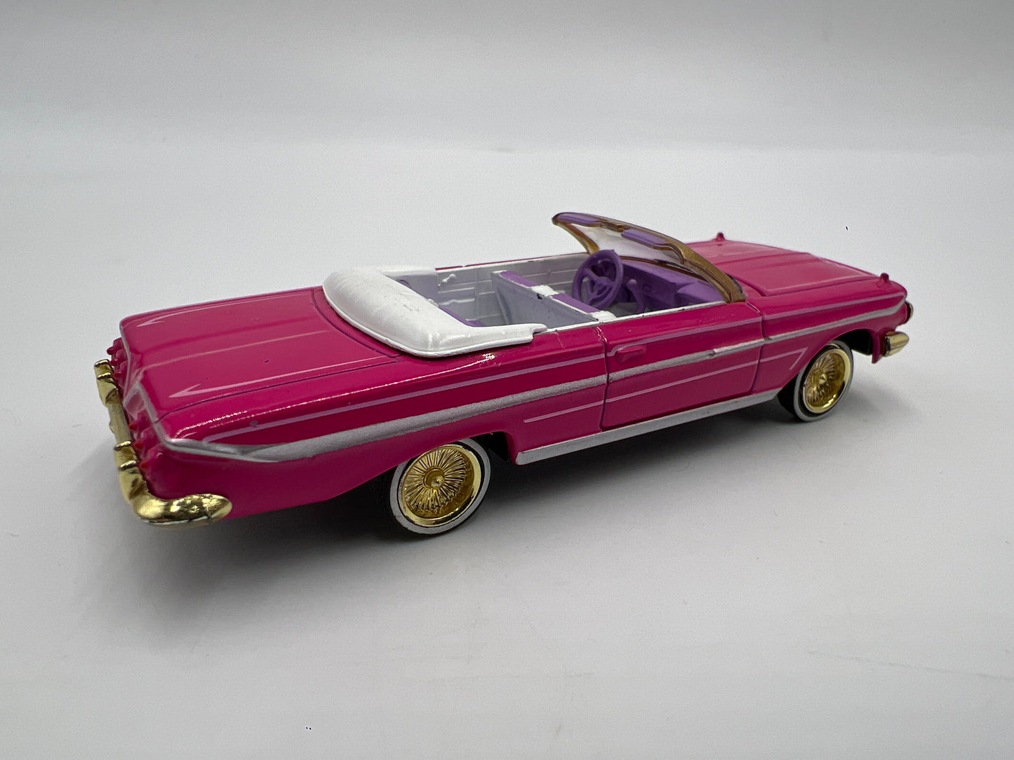 Malibu International Loc Riderz Chevy Impala Pink W/Suspension Loose