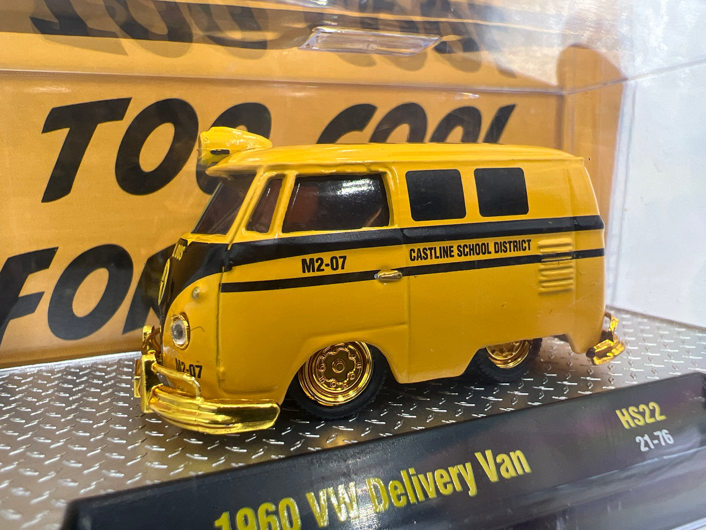M2 Machines CHASE Castline School District 1960 VW Delivery Van Yellow Bus HS22