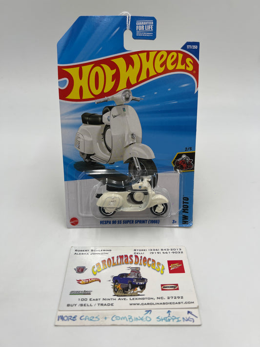 2025 Hot Wheels J Case HW Moto #177 Vespa 90 SS Super Sprint 1966 White Truck 114C
