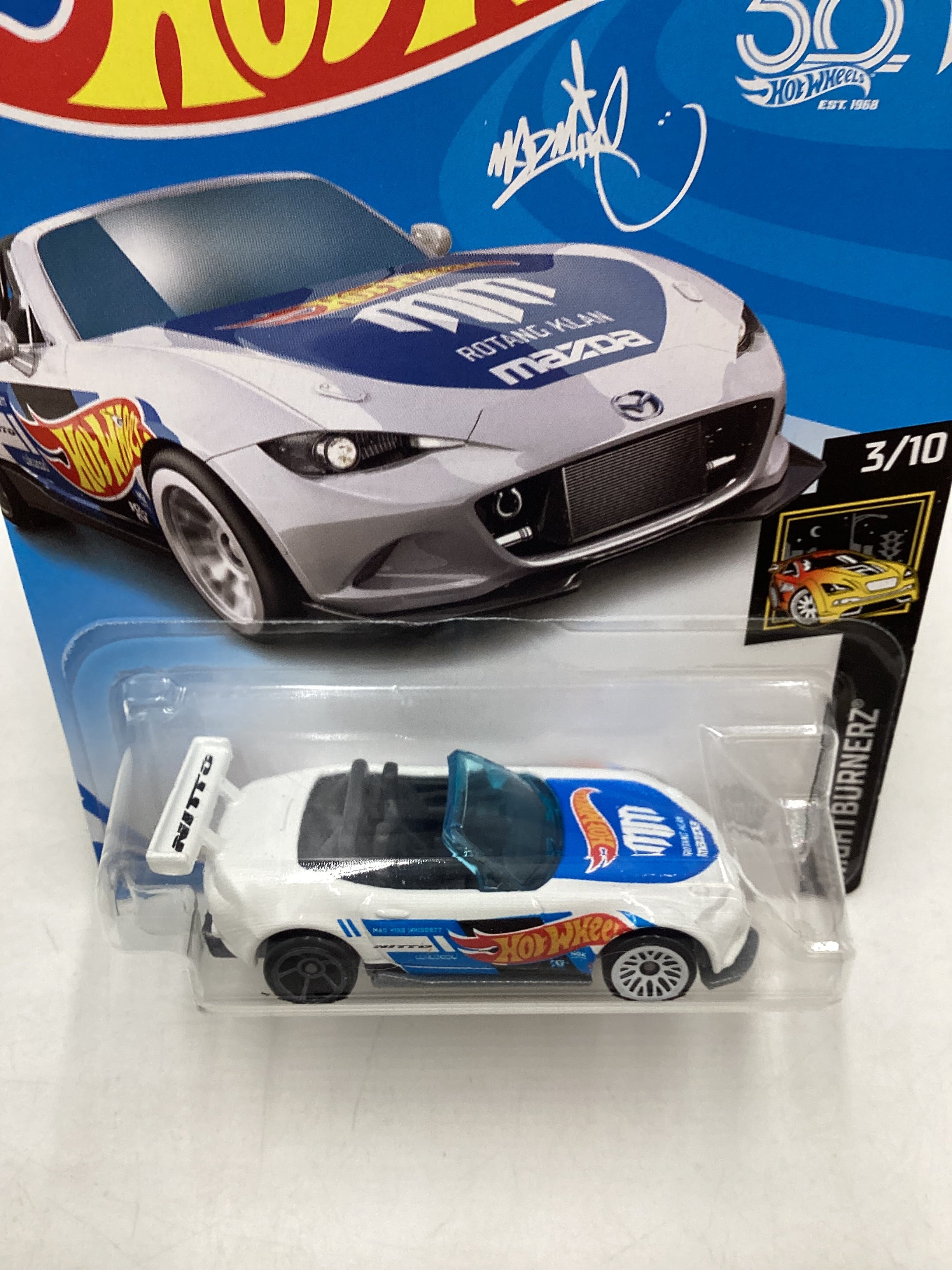 2018 Hot Wheels #040 15 Mazda MX-5 Miata White 86D – carolinasdiecast