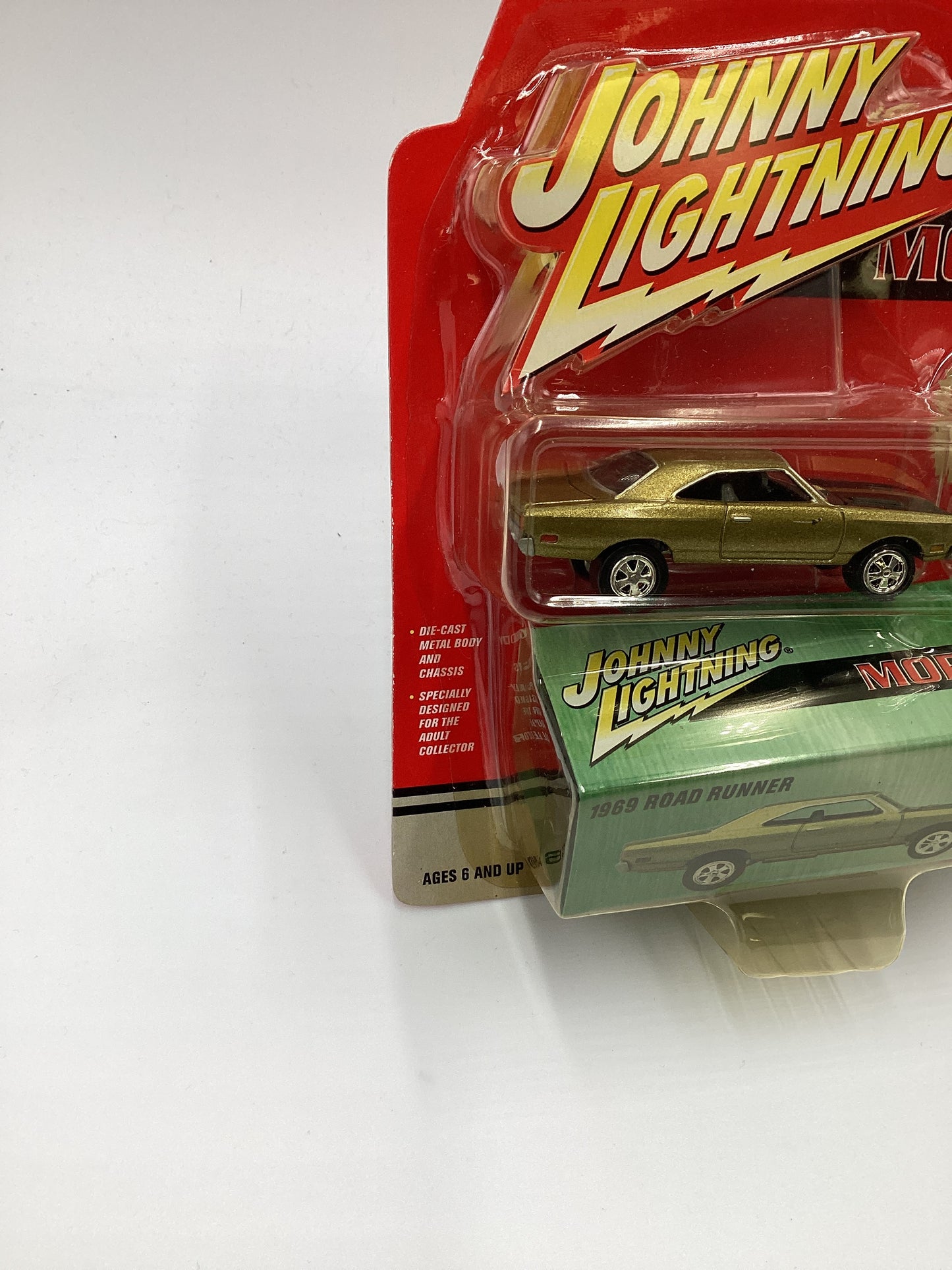 Johnny Lightning Mopar 1969 Road Runner Green 221H