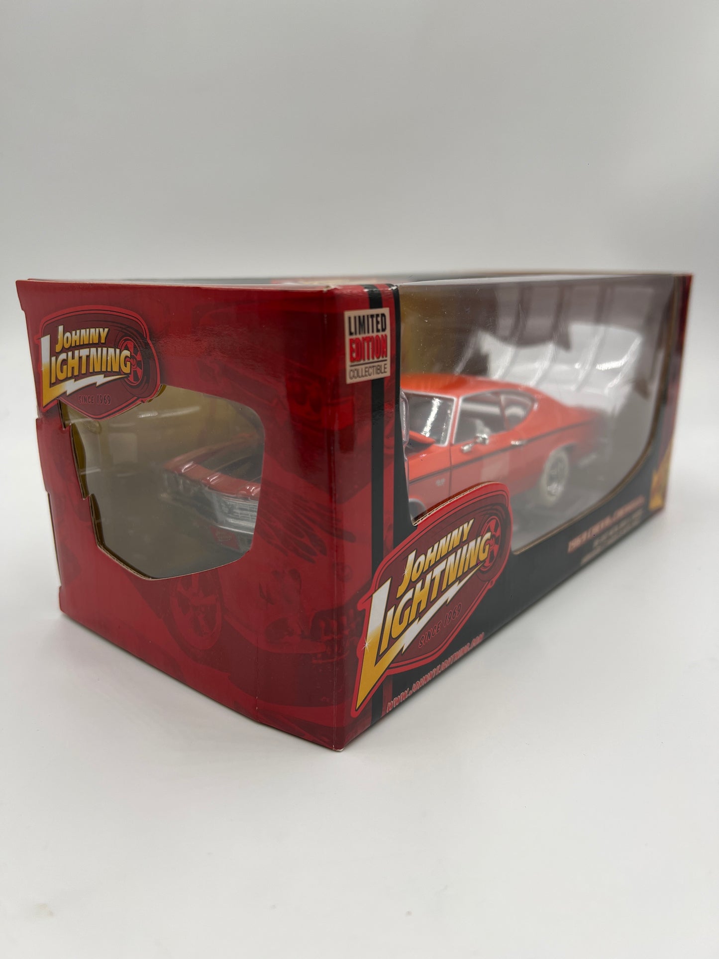 Johnny Lightning 1:24 Scale White Lightning Chase 1969 Chevy Chevelle Orange VHTF