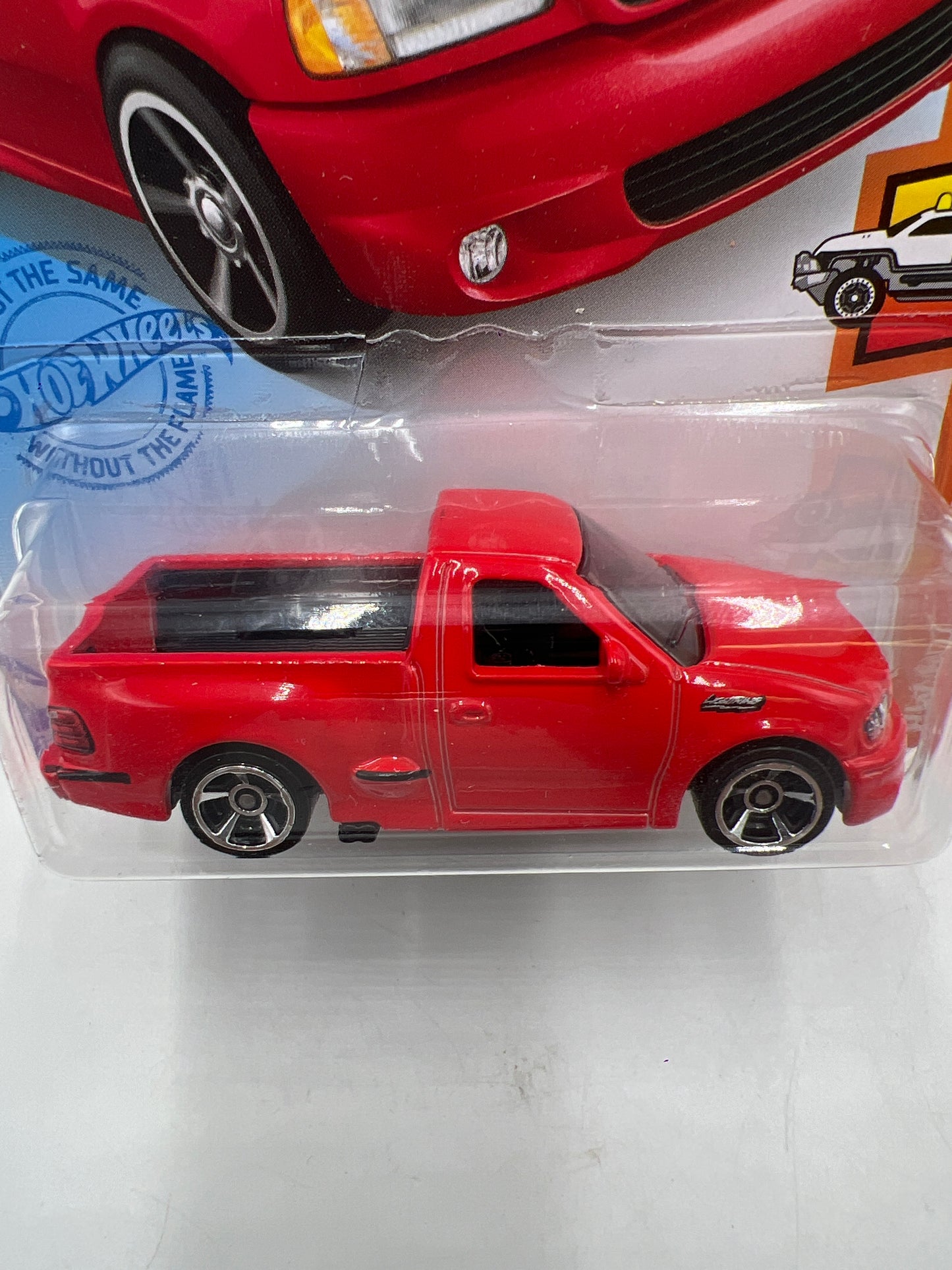 2021 HW Hot Trucks #237 99 Ford F150 SVT Lightning Red 24A