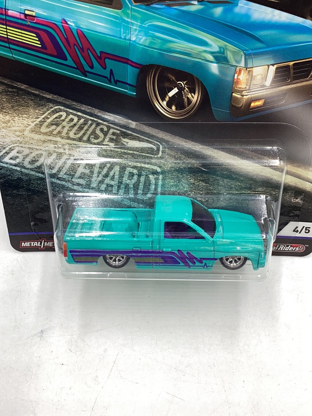 Hot Wheels Boulevard 4/5 Custom '93 Nissan Hardbody (D21) with