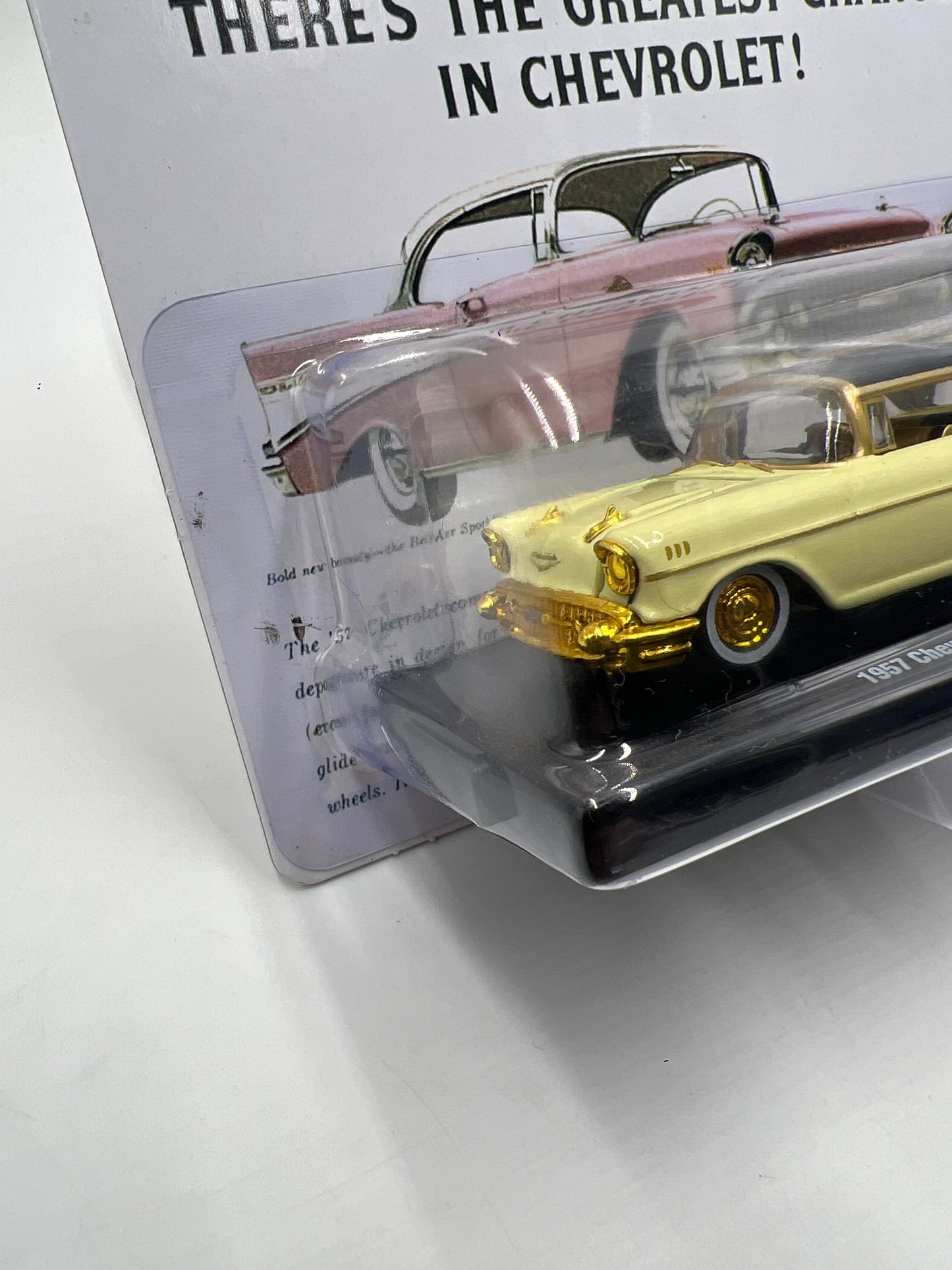 M2 Machines Auto-Drivers CHASE 1957 Chevrolet Bel Air Yellow R114 Cracked Blister