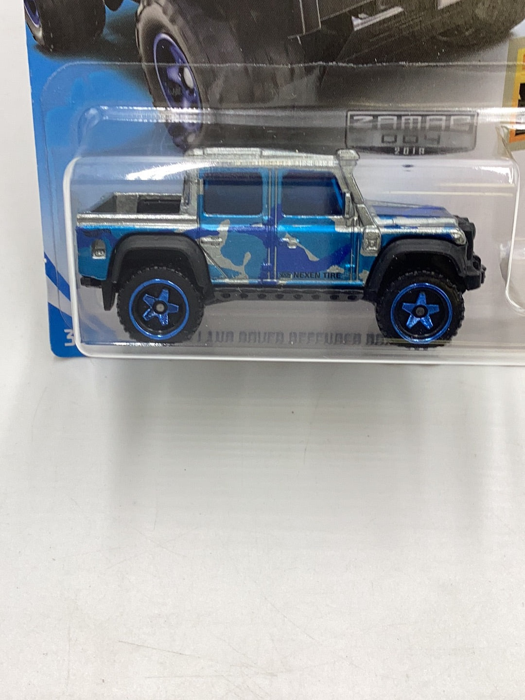 2019 Hot Wheels #14 ‘15 Land Rover Defender Double Cab Zamac 004 147B