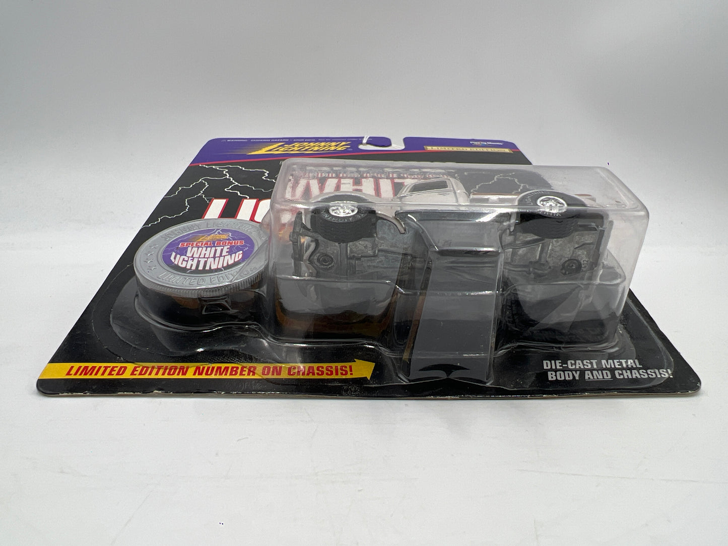 Johnny Lightning White Lightning Chase Truckin America #139 1940 Ford Truck White 2
