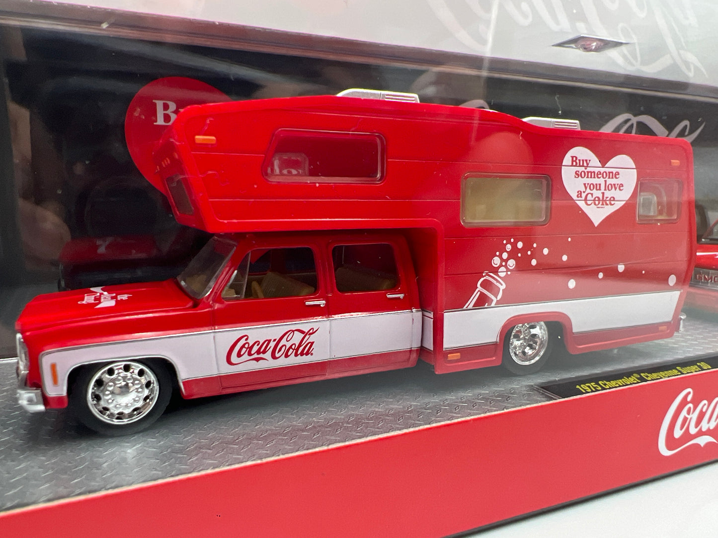 M2 Machines Haulers S05 Coca Cola 1975 Chevrolet Cheyenne Super 30 & 1995 GMC Safari Van