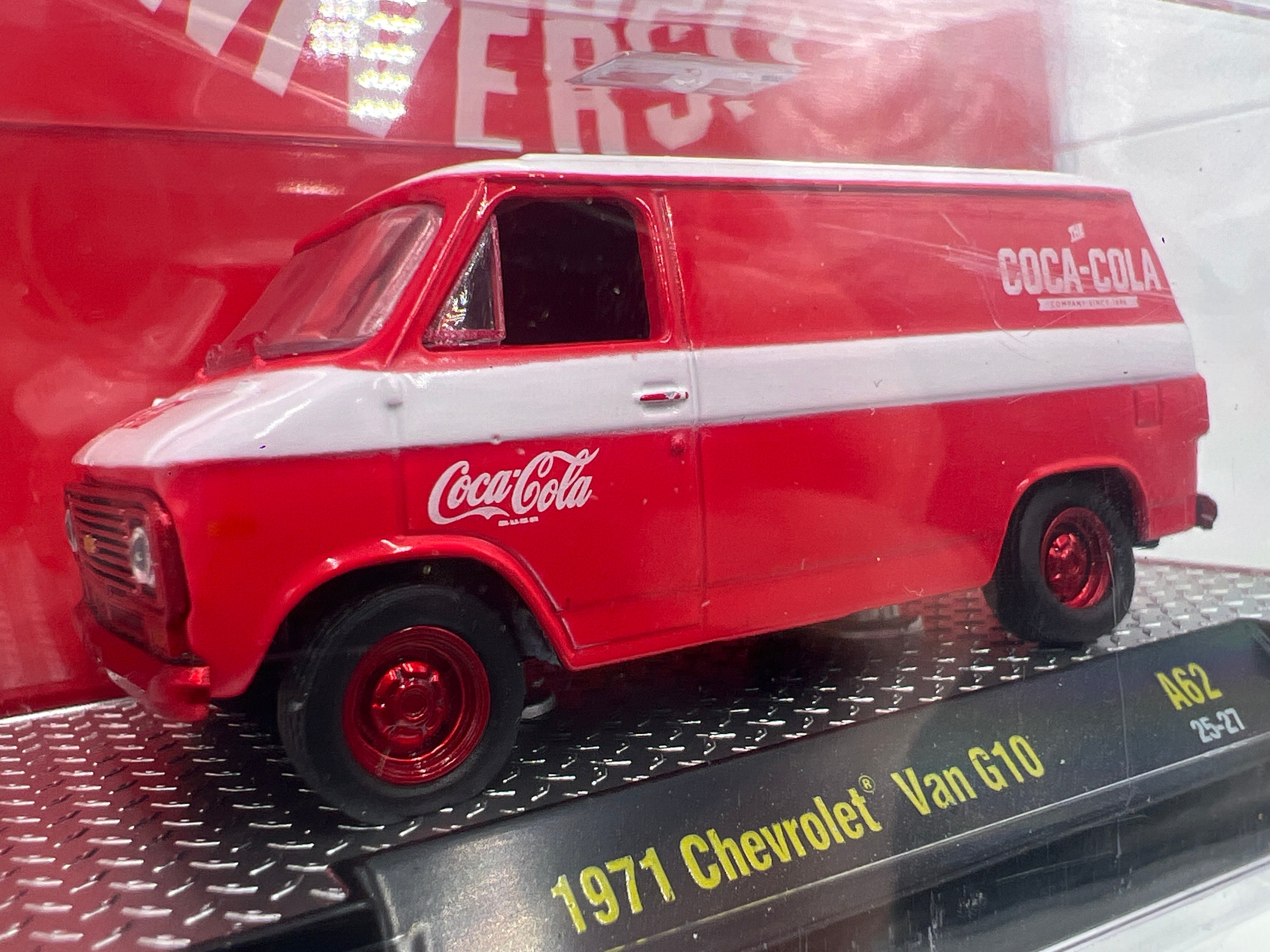 M2 Machines A62 Coca Cola CHASE 1971 Chevrolet Van G10 Red