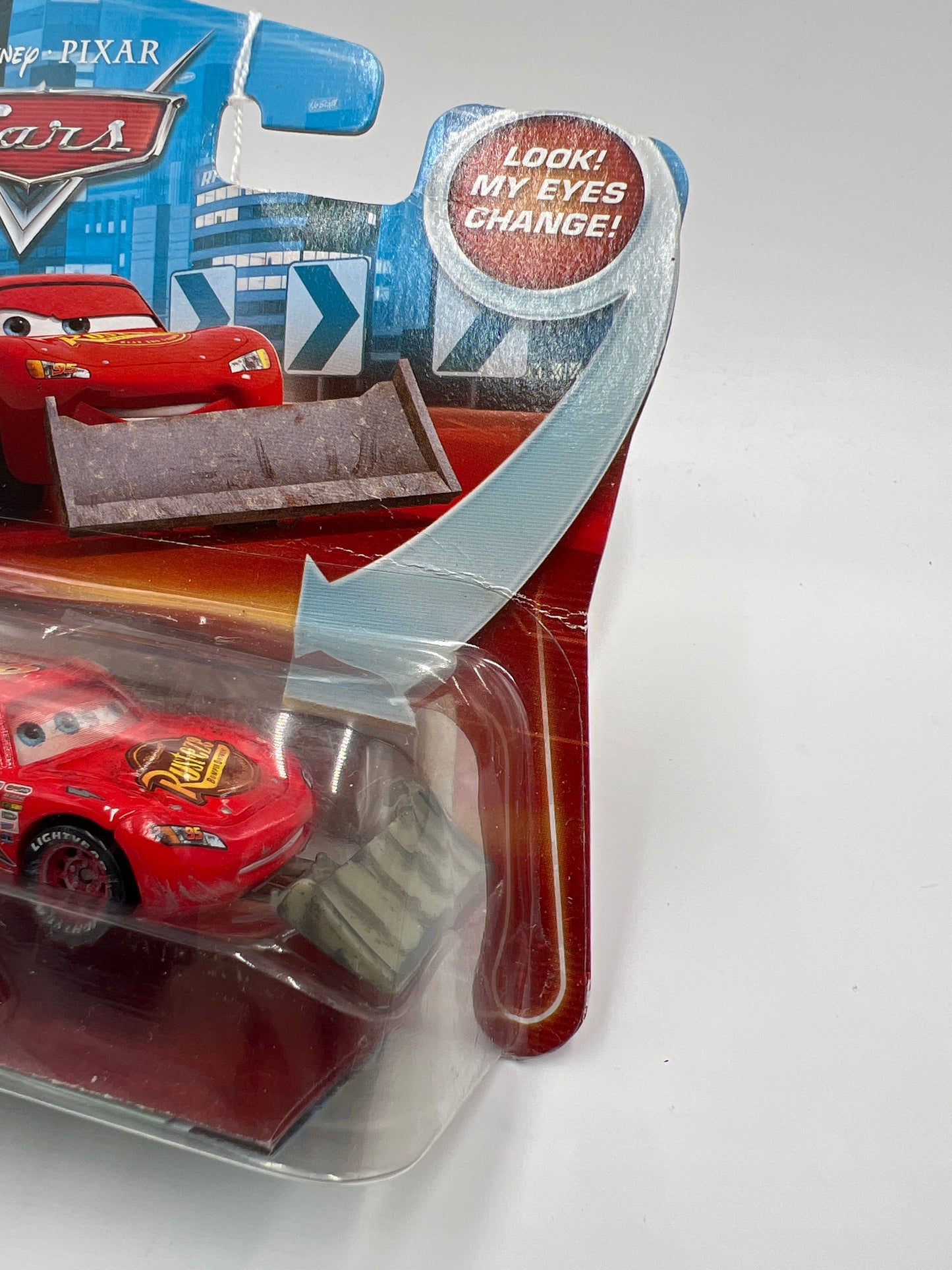 Disney Pixar Cars #123 Lightning McQueen With Shovel 137E