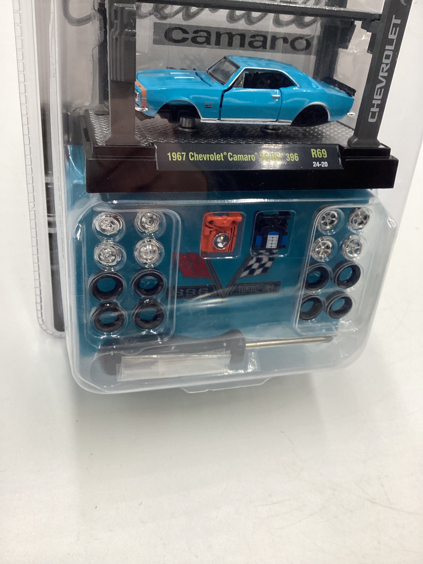 M2 Machines Model Kit 1967 Chevrolet Camaro SS/RS 396 Light Blue R69 201H