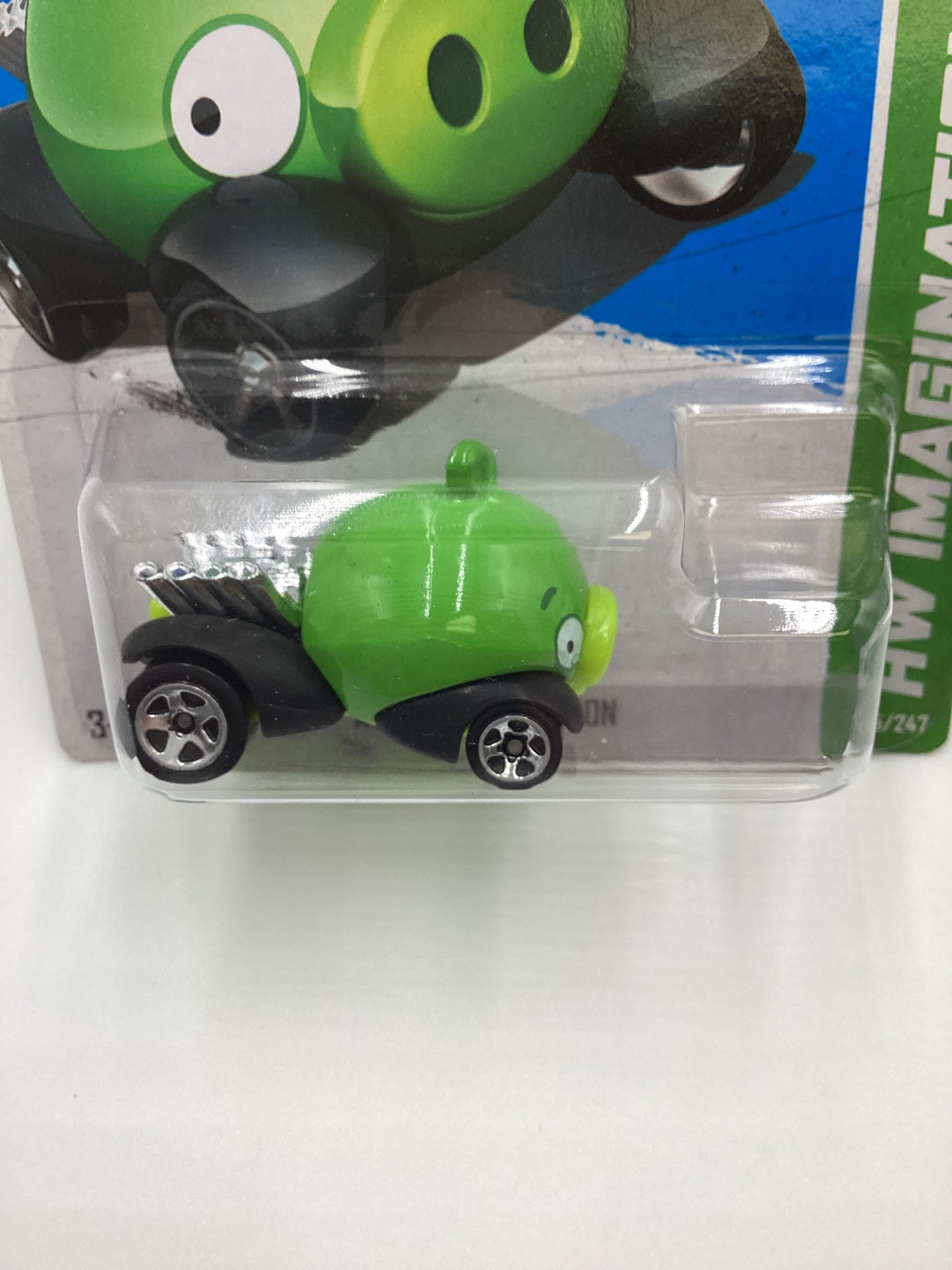 2012 Hot Wheels #35 Angry Birds Minion Green 121F
