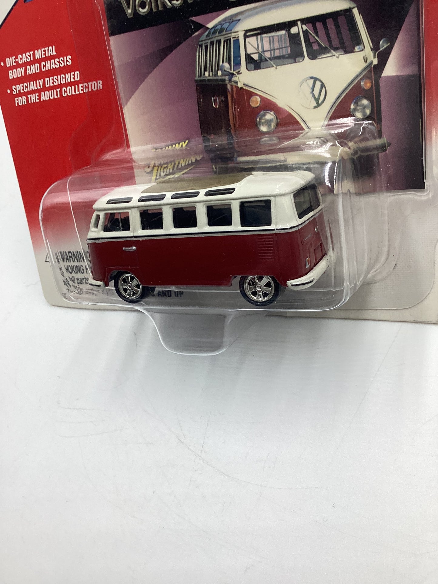 Johnny Lightning Volkswagen Series 1953 Samba Bus Red /White 220G