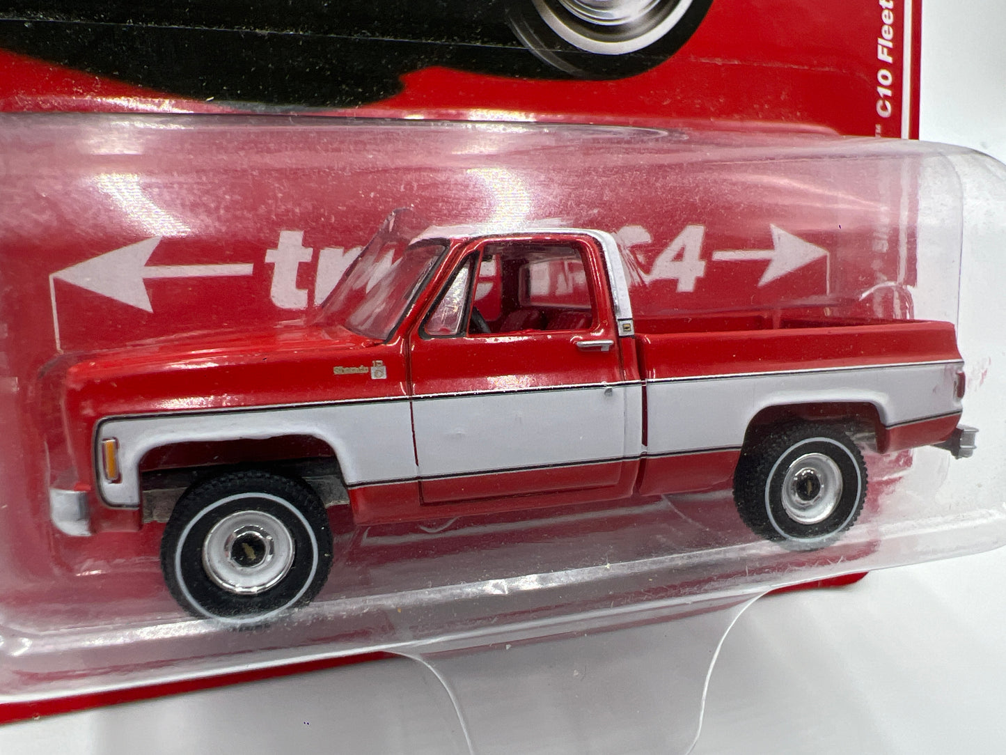 Auto World Muscle Trucks Release 4 Version A 1975 Chevy Silverado C10 Fleetside Red/White