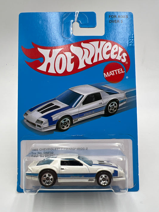 2016 Hot Wheels Target Retro 1985 Chevrolet Camaro IROC-Z White/Blue 157B