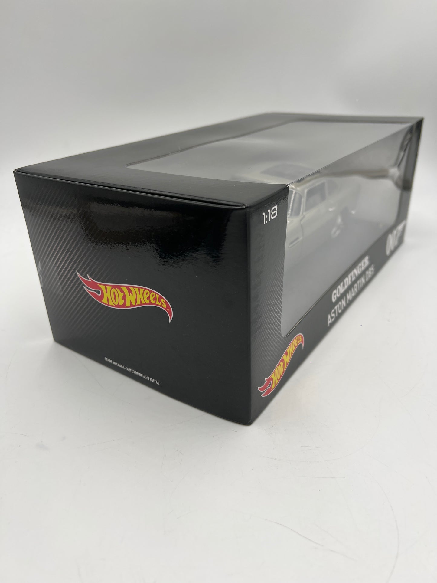 Hot Wheels Elite 1:18 Scale 007 Goldfinger Aston Martin DB5 Silver
