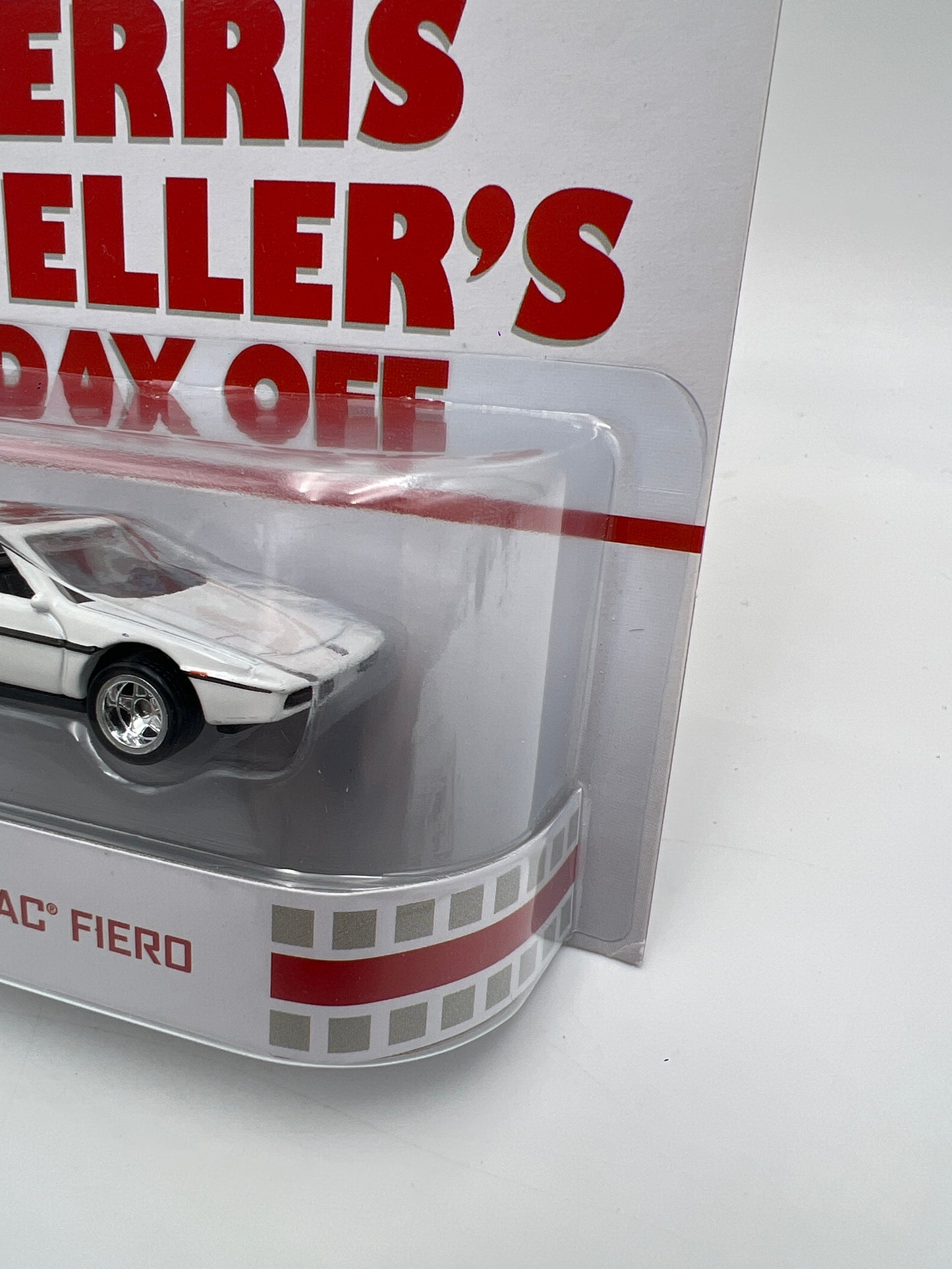 Hot Wheels Retro Entertainment Ferris Buellers Day Off 84 Pontiac Fiero White W/Protector