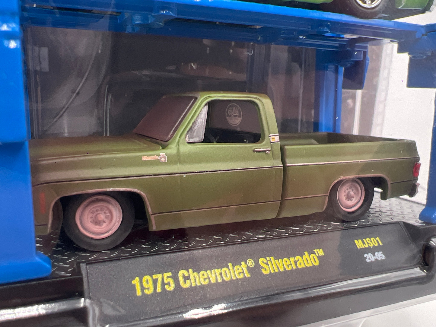 M2 Machines Auto-Lift 2 Pack MiJo Exclusives 1975 Chevrolet Silverado Green MJS01