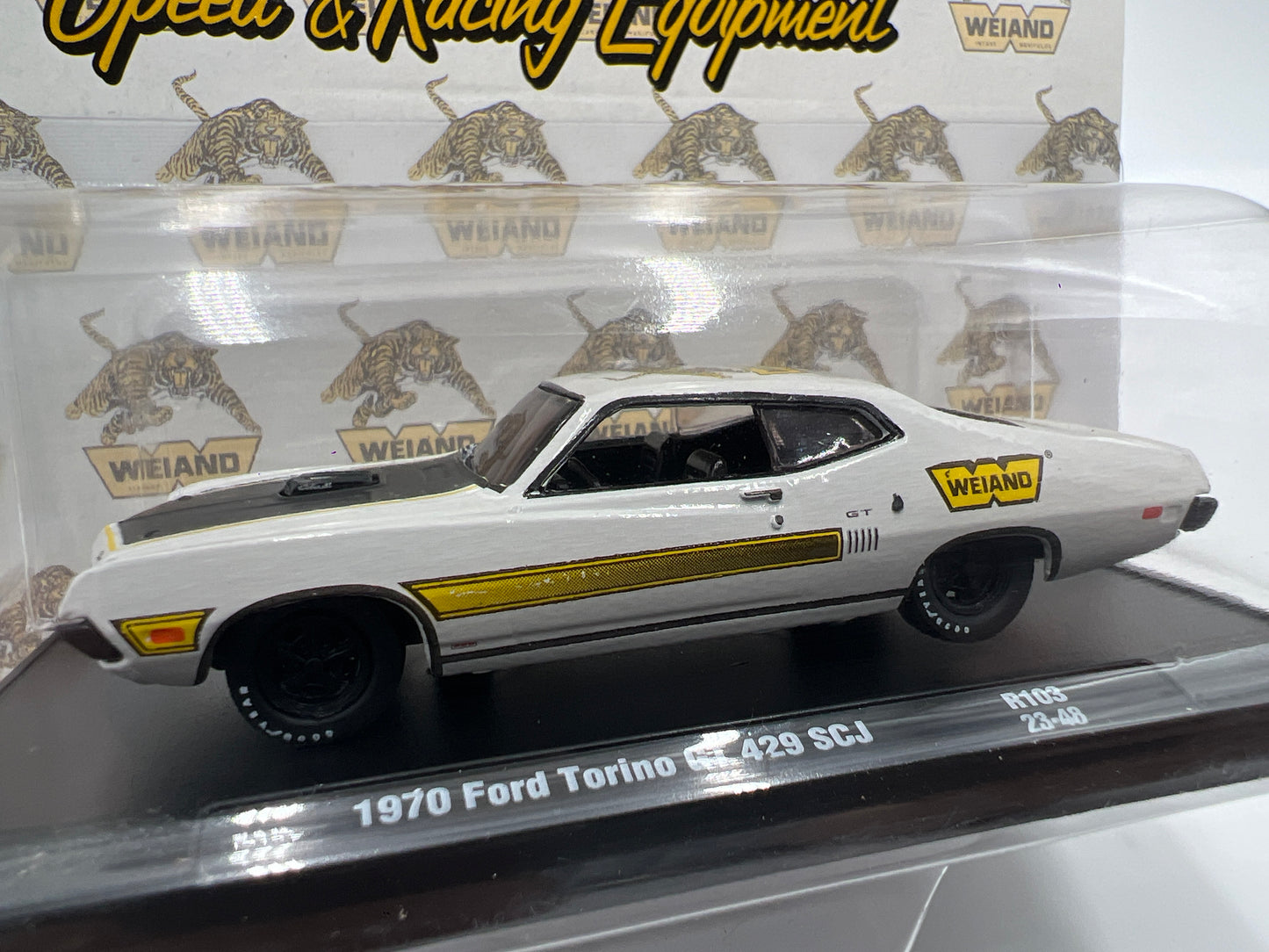 M2 Machines Auto-Drivers 1970 Ford Torino GT 429 SCJ White Weiand R103 190G